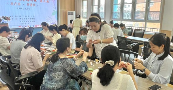 驰盈配资 聚焦幼儿教师非遗技能&#32;山东济宁职工公益课堂开讲
